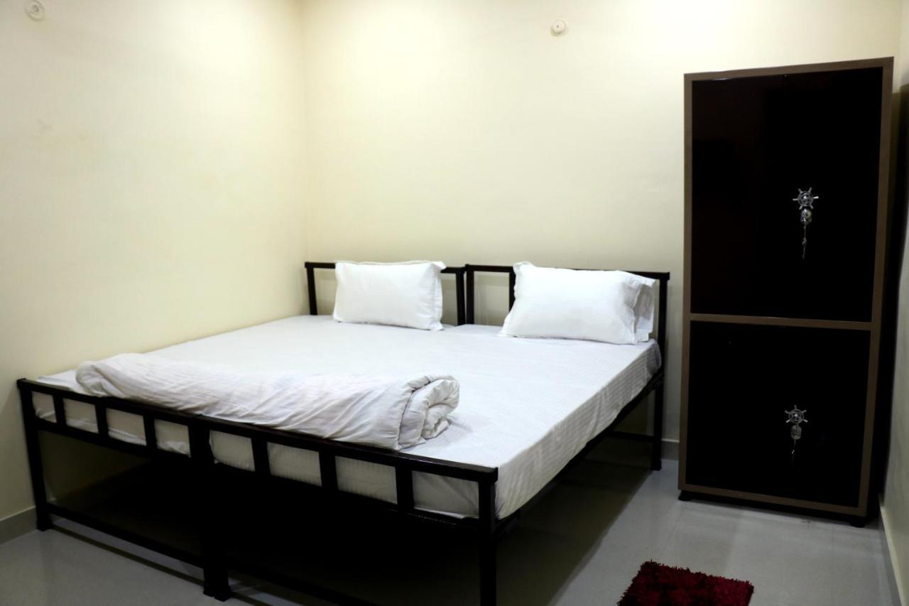 Saraswati Palace Varanasi Esterno foto